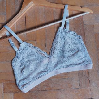 Braletka z našich krajek🧵 #braletkaDIY #braletka #spodnipradlo #sijemesrdcem #krajkaláska #galanterie